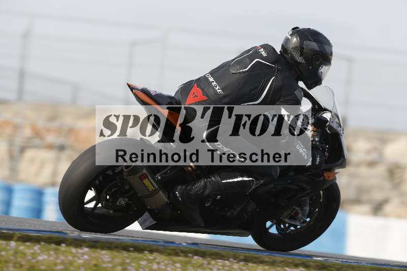 /Archiv-2024/02 29.01.-02.02.2024 Moto Center Thun Jerez/Gruppe gruen-green/backside